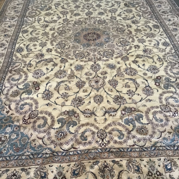 0390 - Persian Nain Style Oriental Rug - 9x12