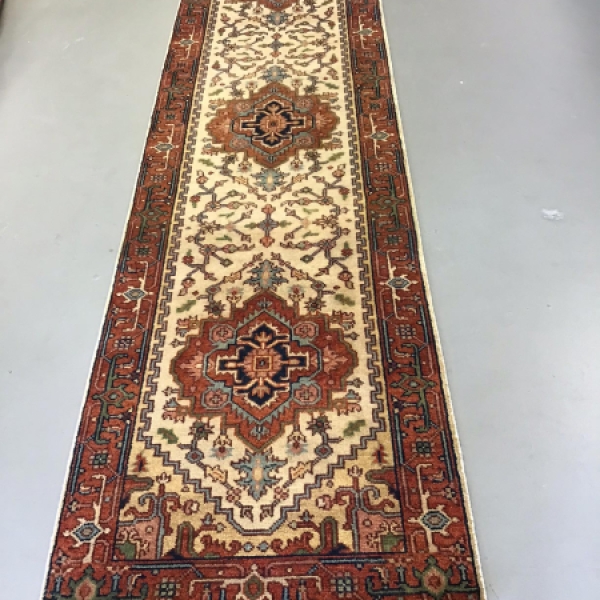 1524 - Indian / Serapi / Runner Style Runner - 3x10